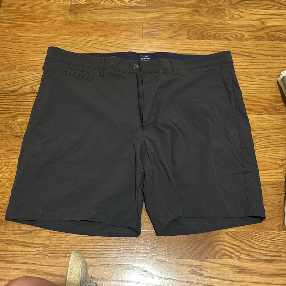 J. Crew tech short size 36 W, 7”